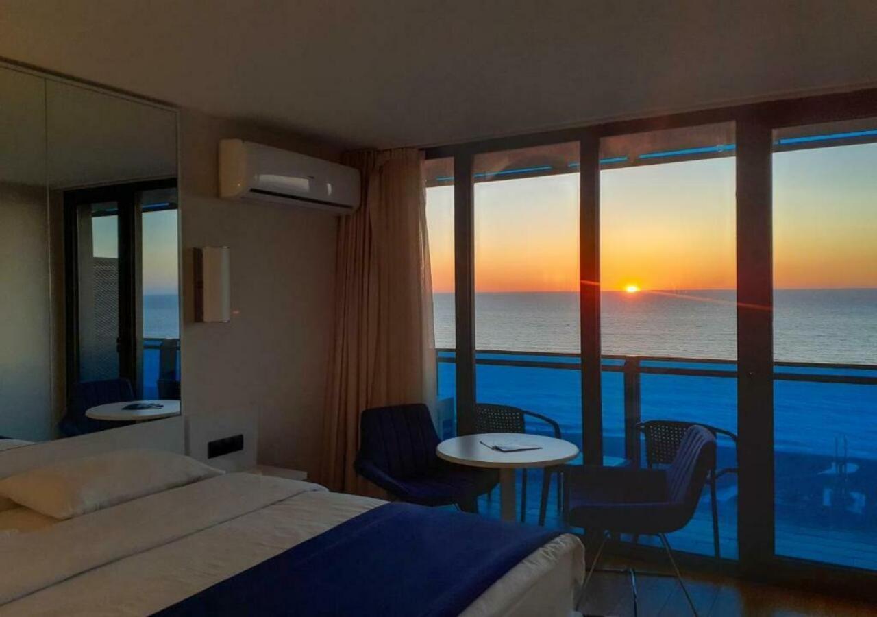 Aparthotel Orbi City Sea View Batumi Zewnętrze zdjęcie